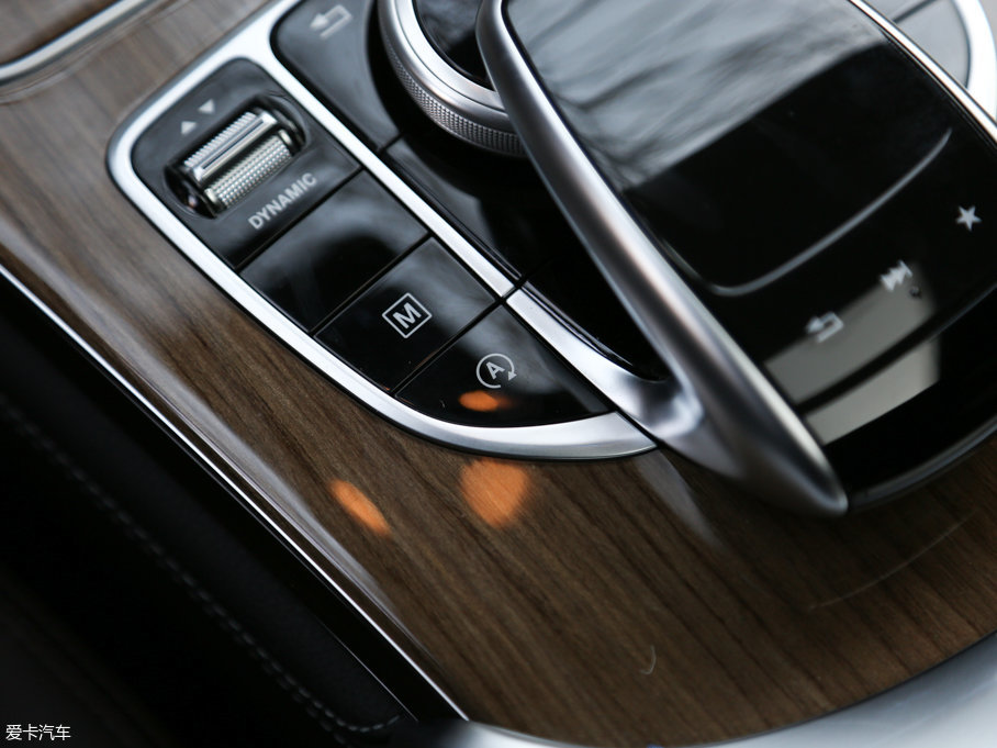 2017YGLCCoupe(M) GLC 260 4MATIC ISUV