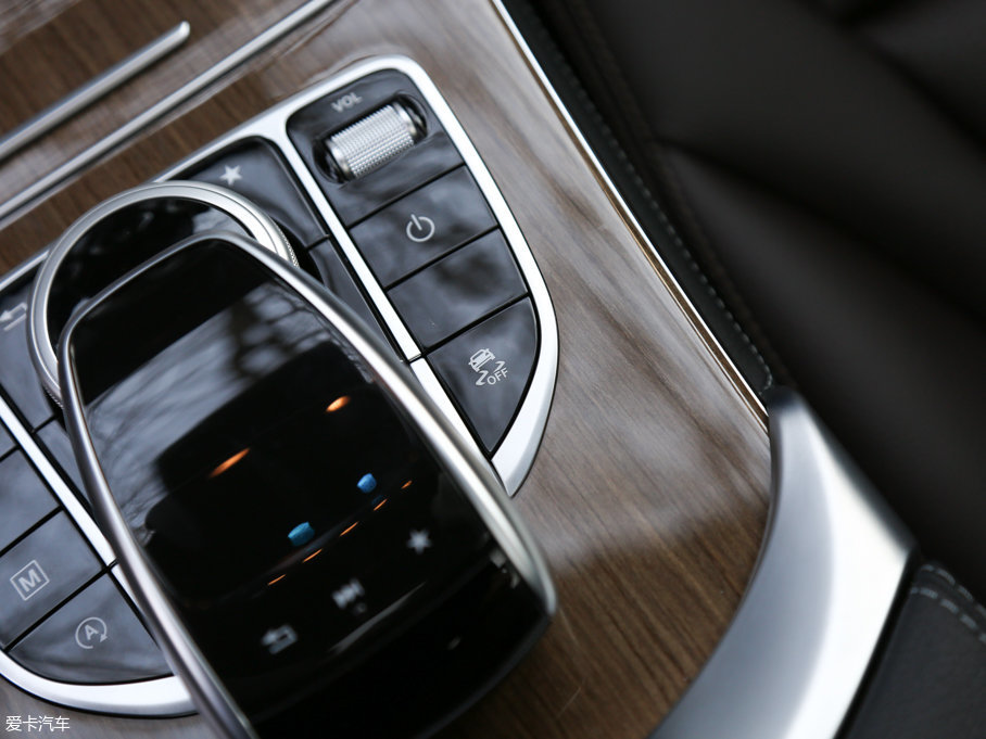 2017YGLCCoupe(M) GLC 260 4MATIC ISUV