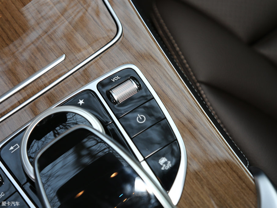 2017YGLCCoupe(M(jn)) GLC 260 4MATIC ISUV