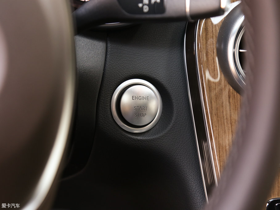 2017YGLCCoupe(M(jn)) GLC 260 4MATIC ISUV