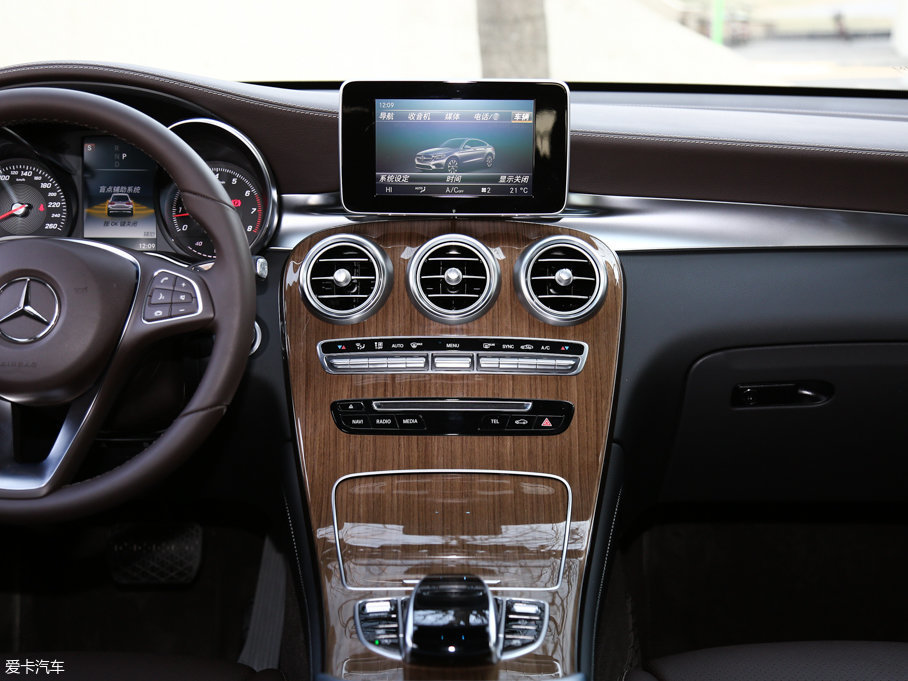 2017YGLCCoupe(M) GLC 260 4MATIC ISUV