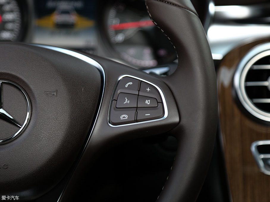 2017YGLCCoupe(M) GLC 260 4MATIC ISUV