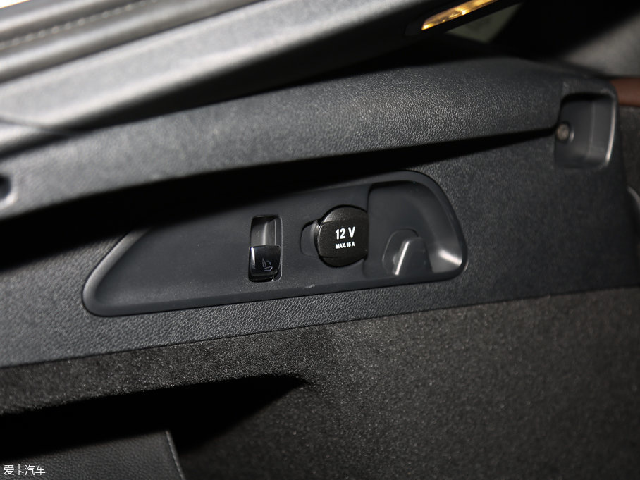 2017YGLCCoupe(M) GLC 260 4MATIC ISUV