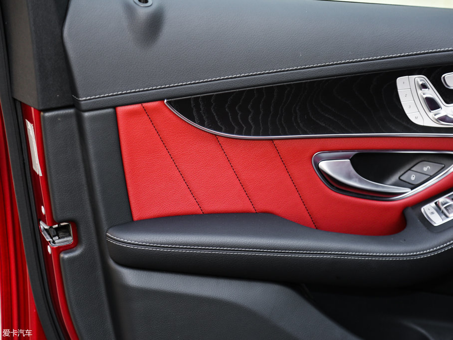 2017YGLCCoupe(M) GLC 300 4MATIC ISUV