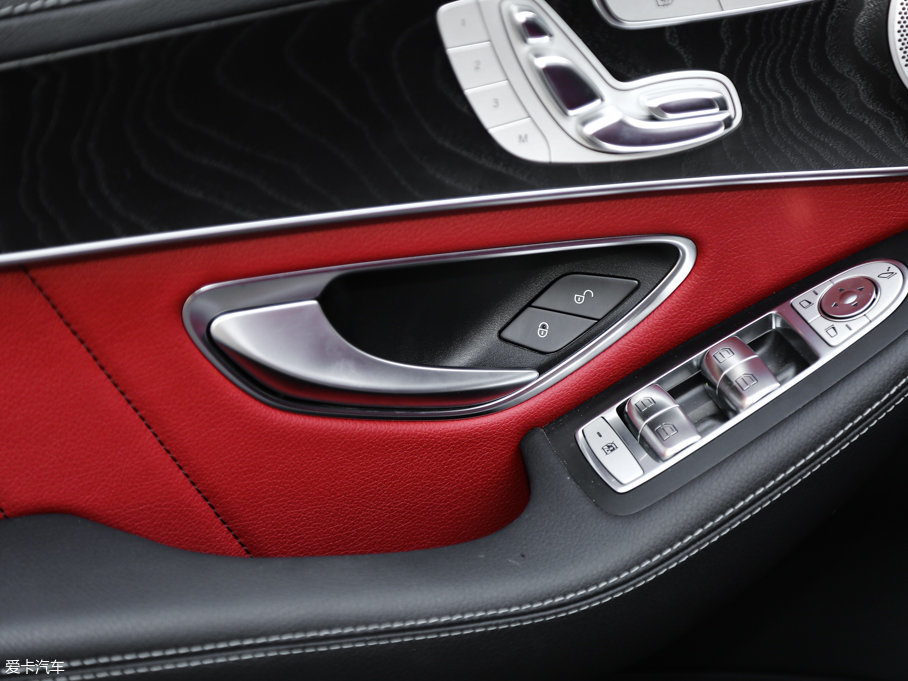 2017YGLCCoupe(M) GLC 300 4MATIC ISUV