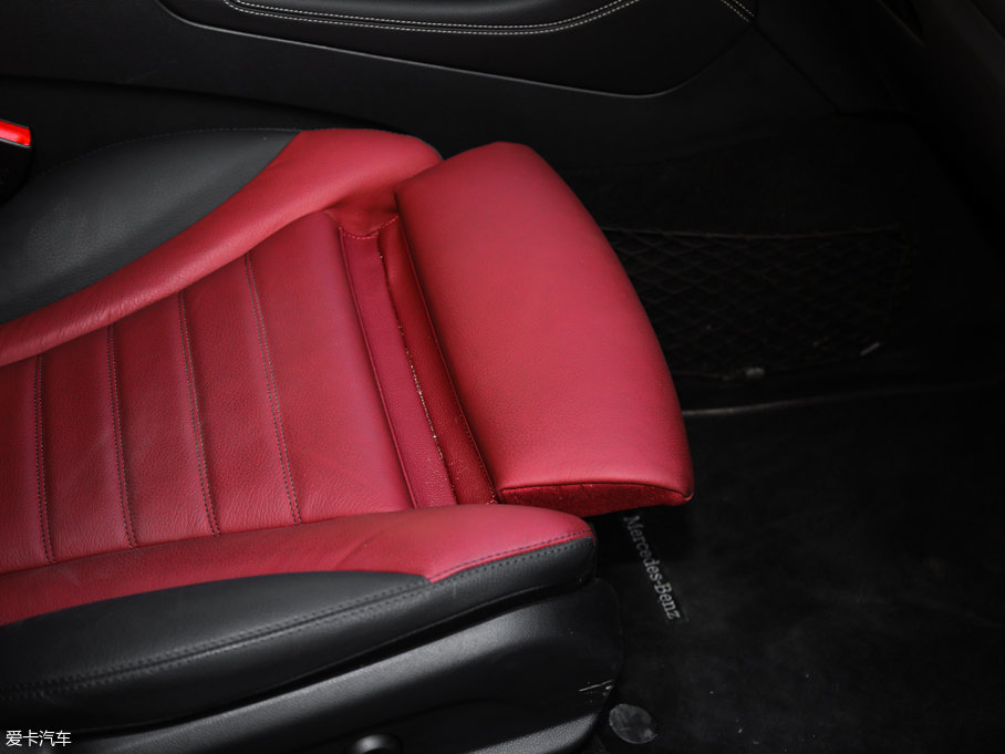 2017YGLCCoupe(M) GLC 300 4MATIC ISUV