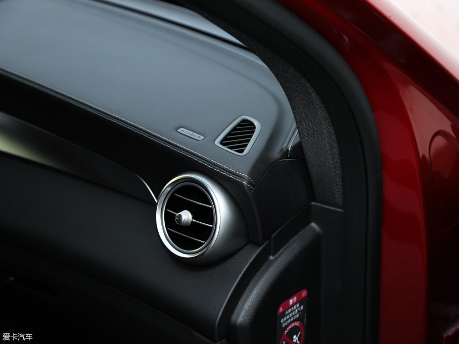 2017YGLCCoupe(M) GLC 300 4MATIC ISUV