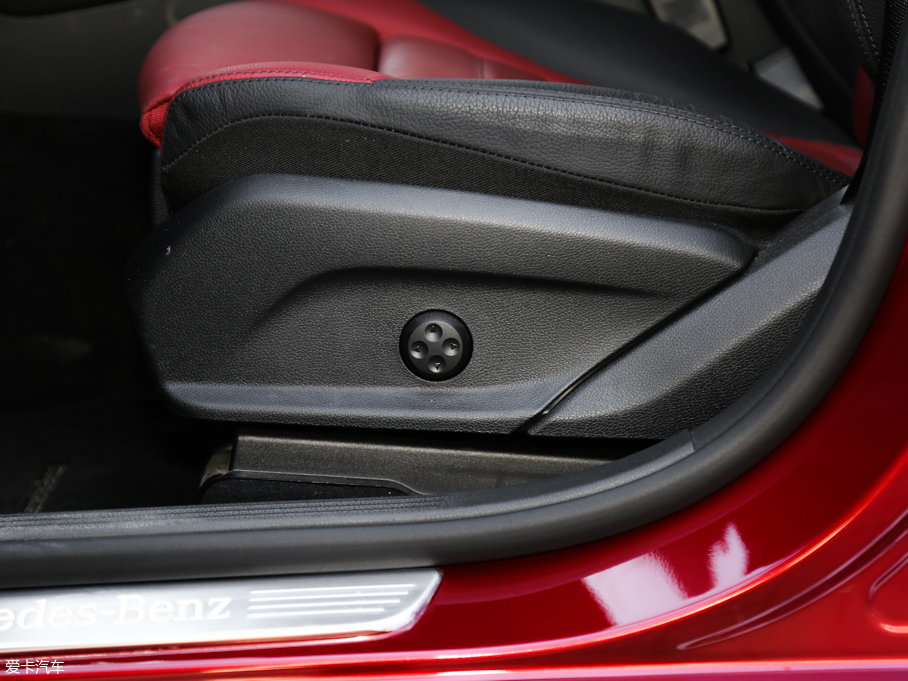 2017YGLCCoupe(M) GLC 300 4MATIC ISUV