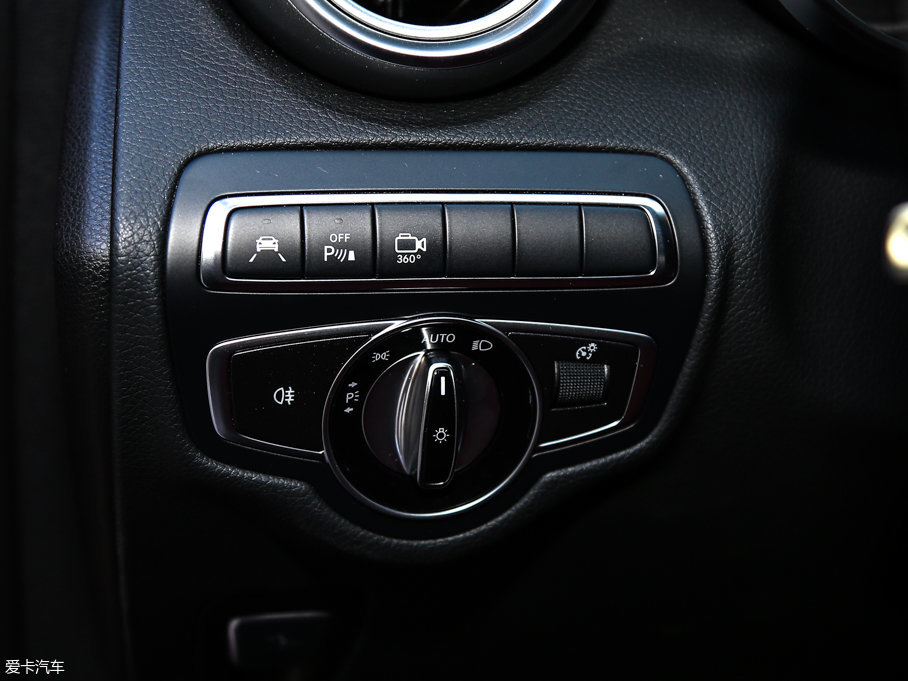 2017YGLCCoupe(M) GLC 300 4MATIC ISUV