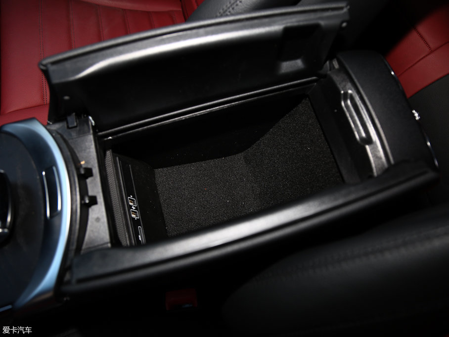 2017YGLCCoupe(M(jn)) GLC 300 4MATIC ISUV