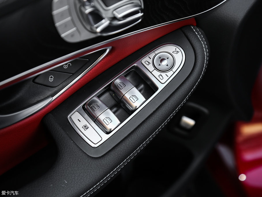 2017YGLCCoupe(M) GLC 300 4MATIC ISUV