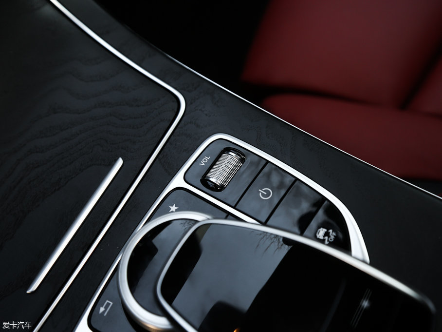 2017YGLCCoupe(M(jn)) GLC 300 4MATIC ISUV