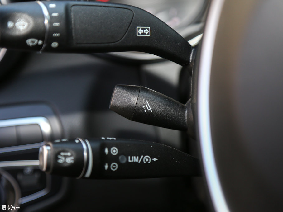 2017YGLCCoupe(M) GLC 300 4MATIC ISUV