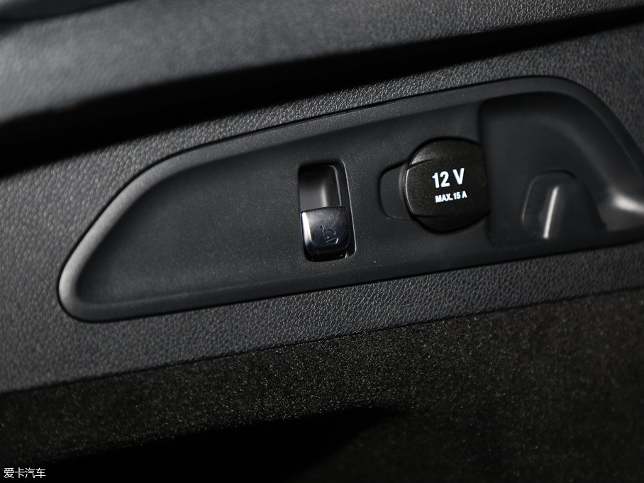 2017YGLCCoupe(M) GLC 300 4MATIC ISUV