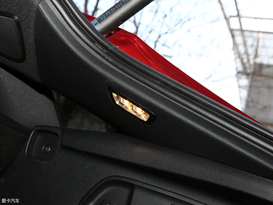 2017YGLCCoupe(M) GLC 300 4MATIC ISUV