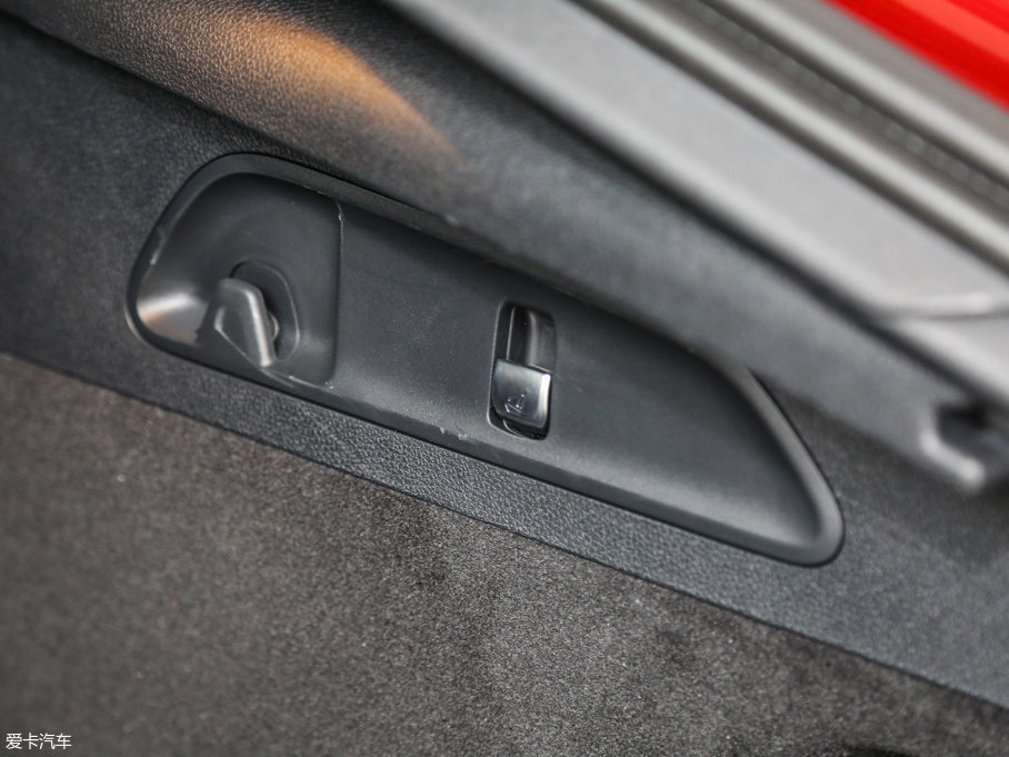 2017YGLCCoupe(M) GLC 200 4MATIC ISUV