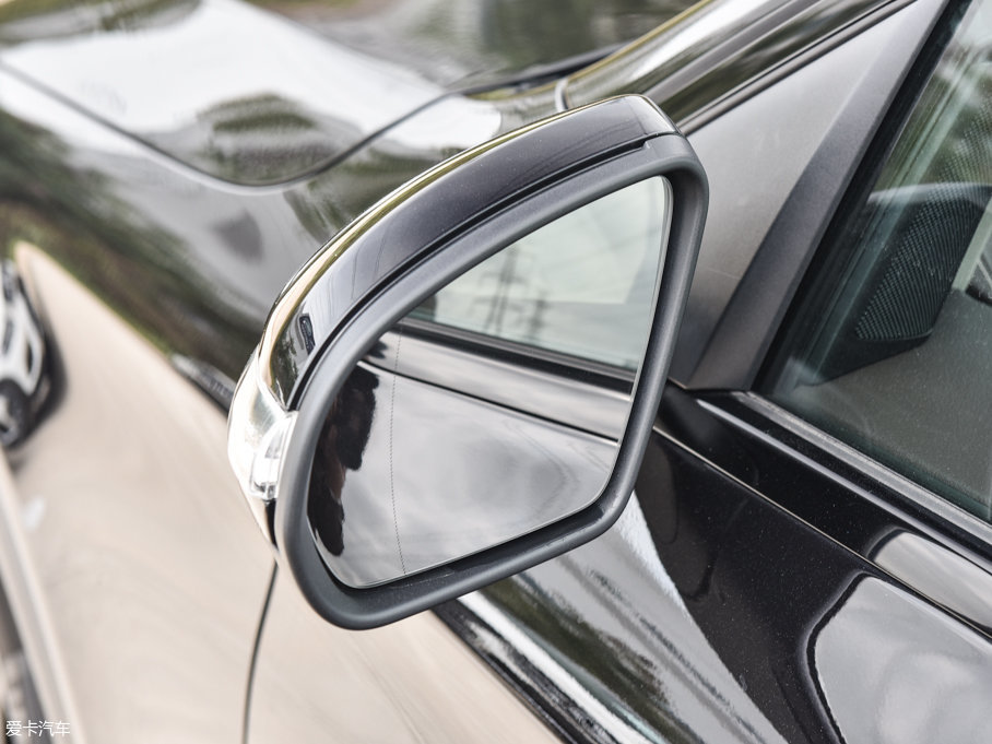 2017YGLCCoupe(M(jn)) GLC 200 4MATIC ISUV