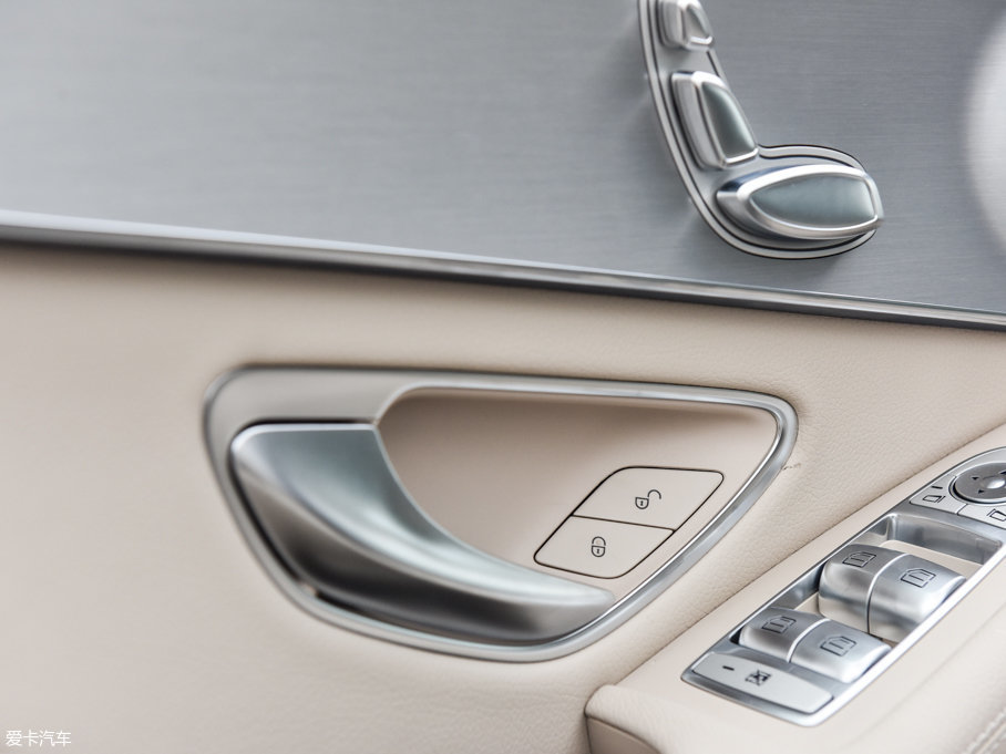 2017YGLCCoupe(M) GLC 200 4MATIC ISUV