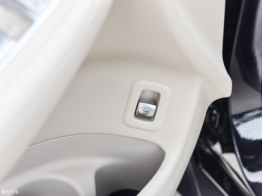 2017YGLCCoupe(M) GLC 200 4MATIC ISUV