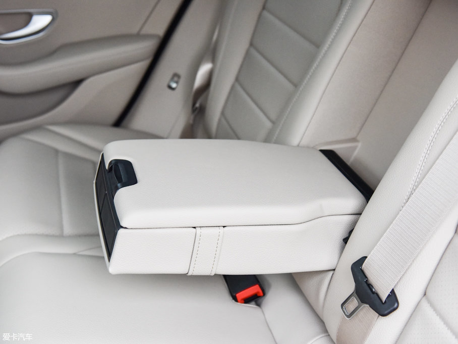 2017��YGLCCoupe(�M��) GLC 200 4MATIC �I��SUV