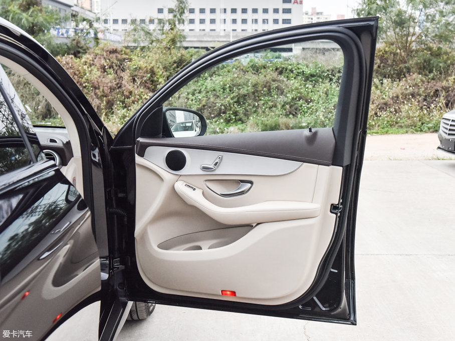 2017YGLCCoupe(M(jn)) GLC 200 4MATIC ISUV