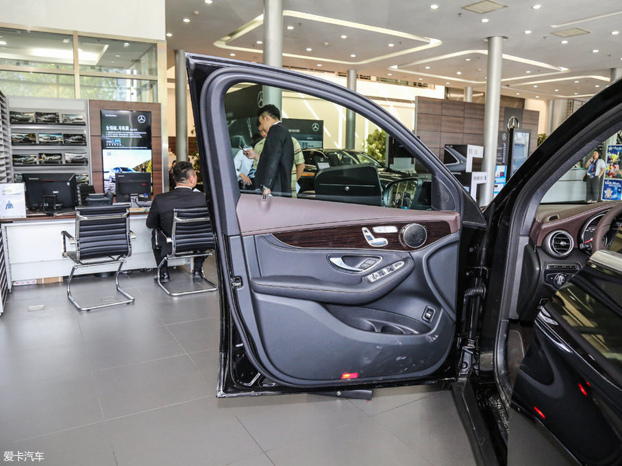 2017YGLCCoupe(M) GLC 260 4MATIC ISUV