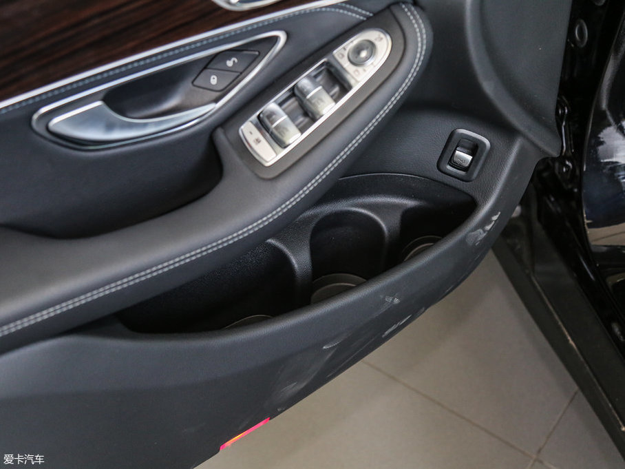 2017YGLCCoupe(M(jn)) GLC 260 4MATIC ISUV