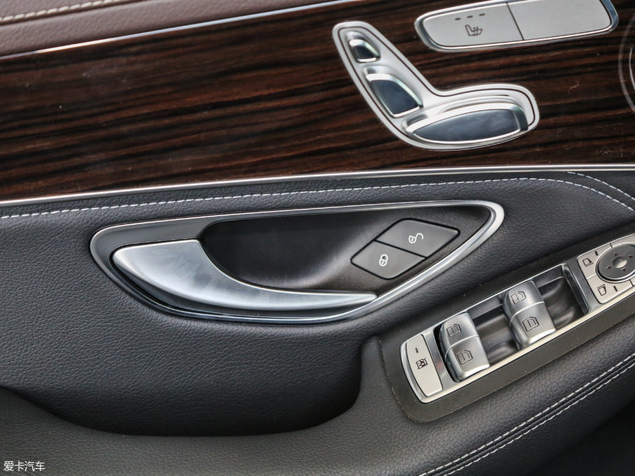 2017YGLCCoupe(M) GLC 260 4MATIC ISUV