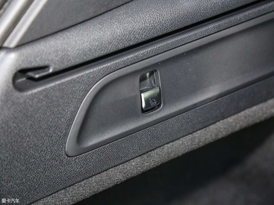 2017YGLCCoupe(M) GLC 260 4MATIC ISUV