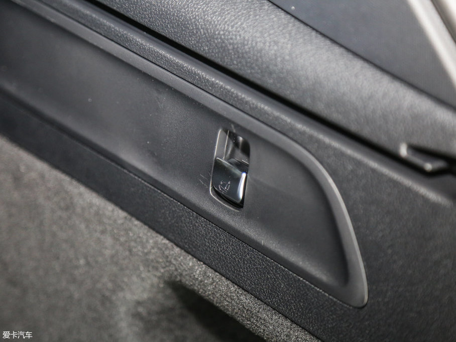 2017YGLCCoupe(M) GLC 260 4MATIC ISUV