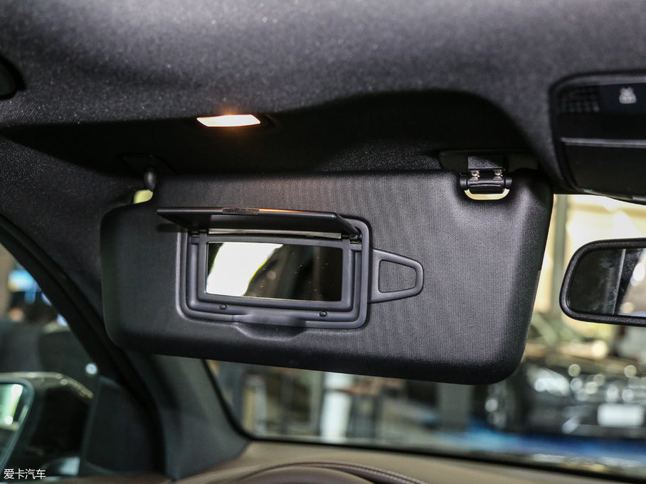 2017YGLCCoupe(M(jn)) GLC 260 4MATIC ISUV