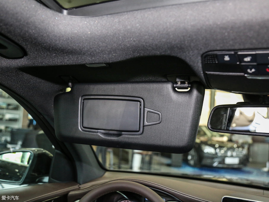 2017YGLCCoupe(M) GLC 260 4MATIC ISUV