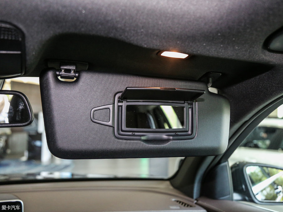 2017YGLCCoupe(M) GLC 260 4MATIC ISUV