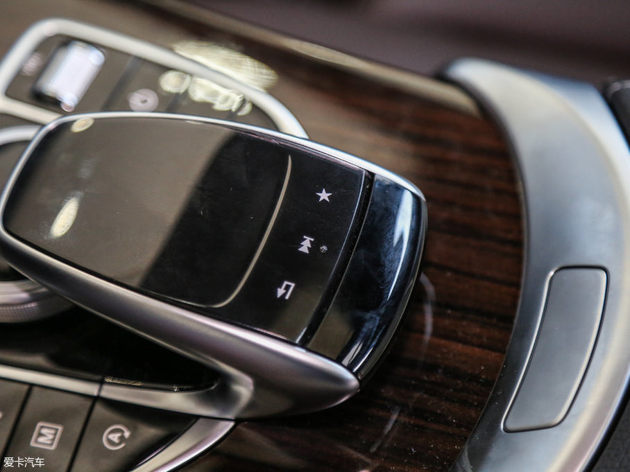 2017YGLCCoupe(M(jn)) GLC 260 4MATIC ISUV