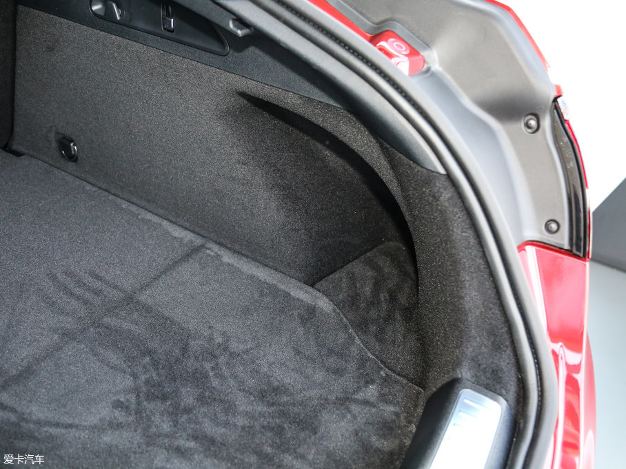 2017YGLCCoupe(M) GLC 260 4MATIC ISUV