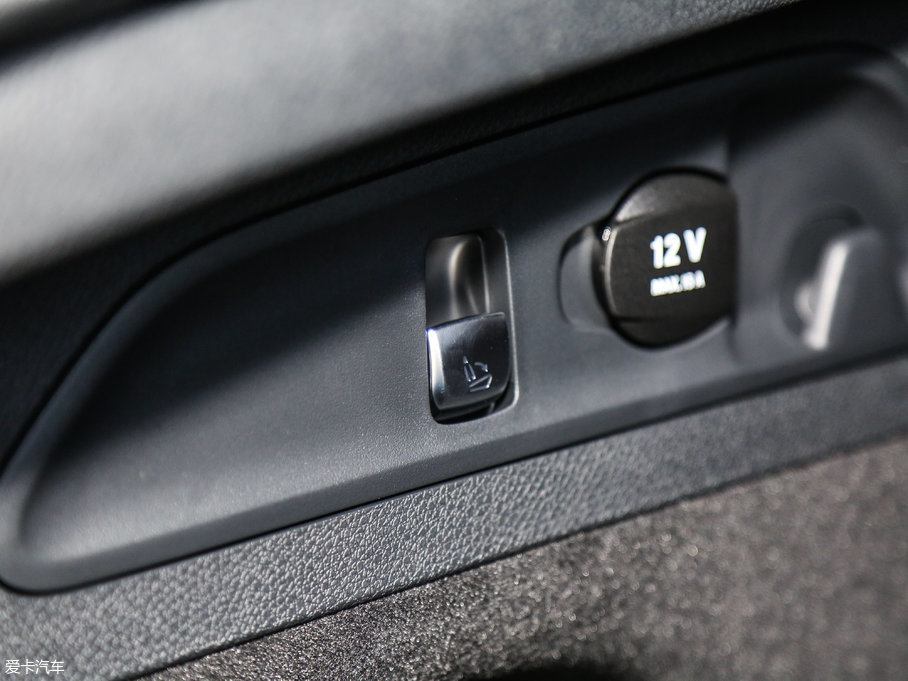 2017YGLCCoupe(M) GLC 260 4MATIC ISUV