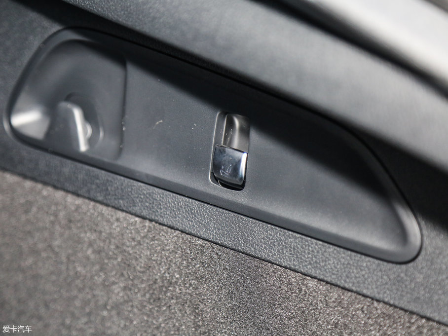 2017YGLCCoupe(M) GLC 260 4MATIC ISUV