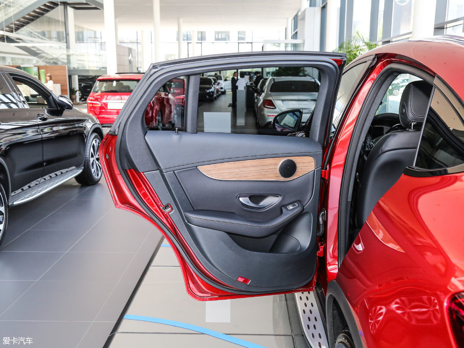 2017YGLCCoupe(M) GLC 260 4MATIC ISUV