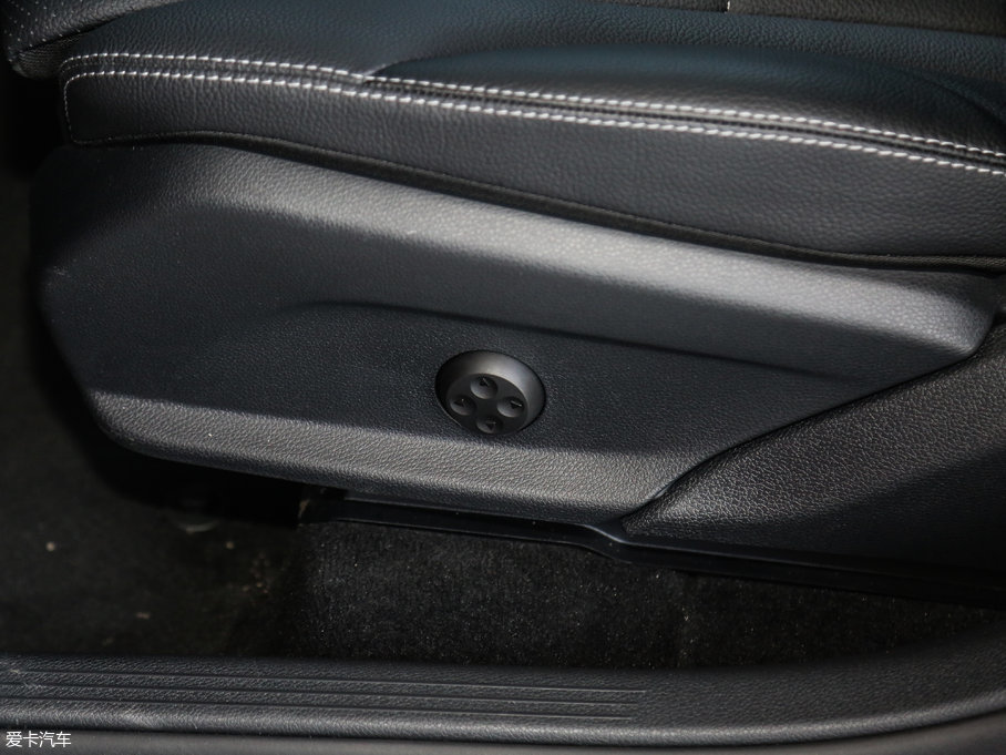 2017YGLCCoupe(M) GLC 260 4MATIC ISUV