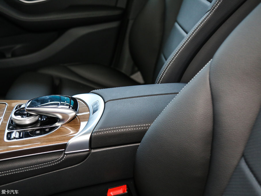 2017YGLCCoupe(M) GLC 260 4MATIC ISUV