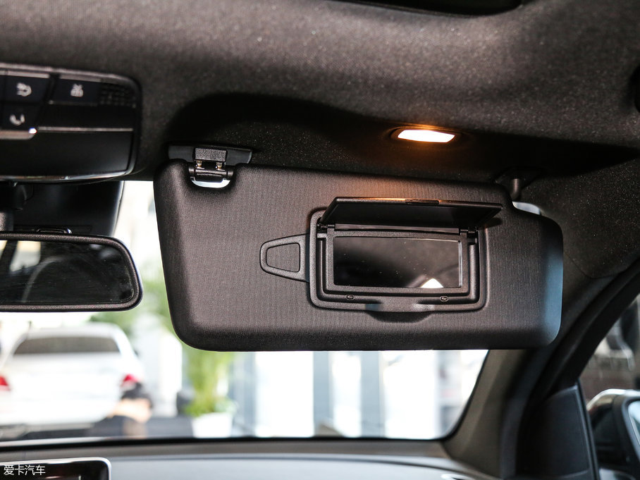 2017YGLCCoupe(M) GLC 260 4MATIC ISUV