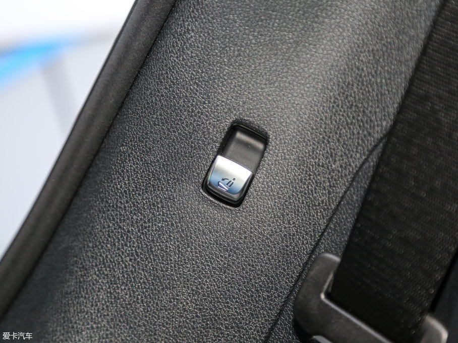 2017YGLCCoupe(M) GLC 260 4MATIC ISUV