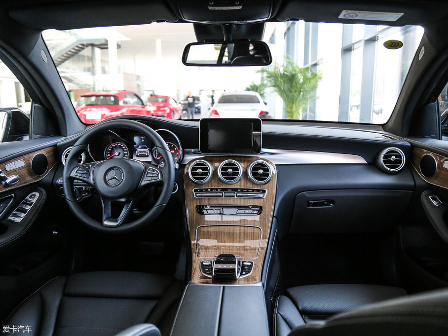 2017YGLCCoupe(M) GLC 260 4MATIC ISUV