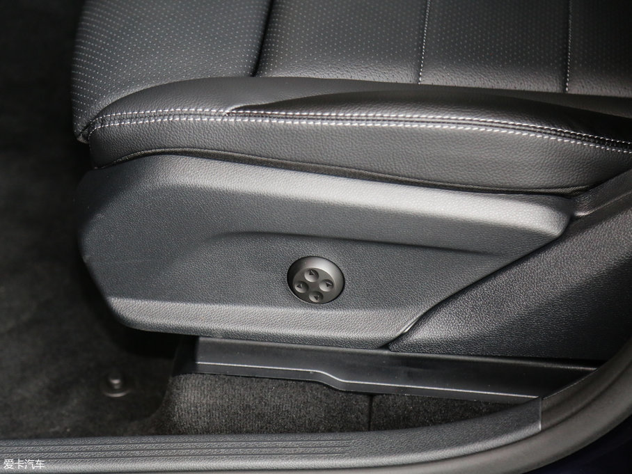 2017YGLCCoupe(M) GLC 200 4MATIC ISUV