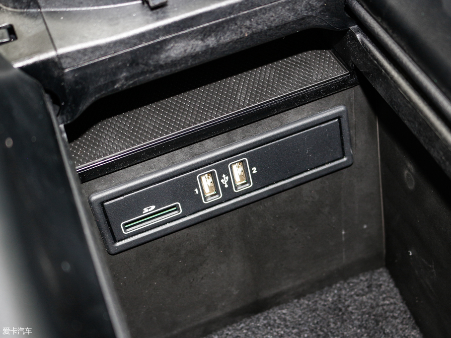 2017��YGLCCoupe(�M��) GLC 200 4MATIC �I��SUV