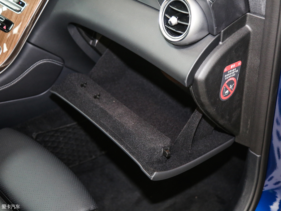 2017YGLCCoupe(M) GLC 260 4MATIC ISUV