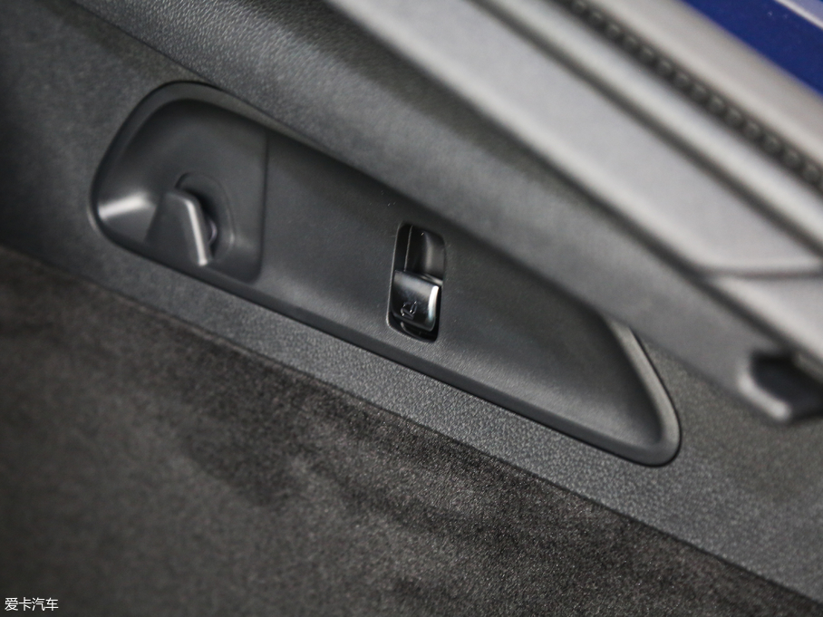 2017YGLCCoupe(M(jn)) GLC 260 4MATIC ISUV