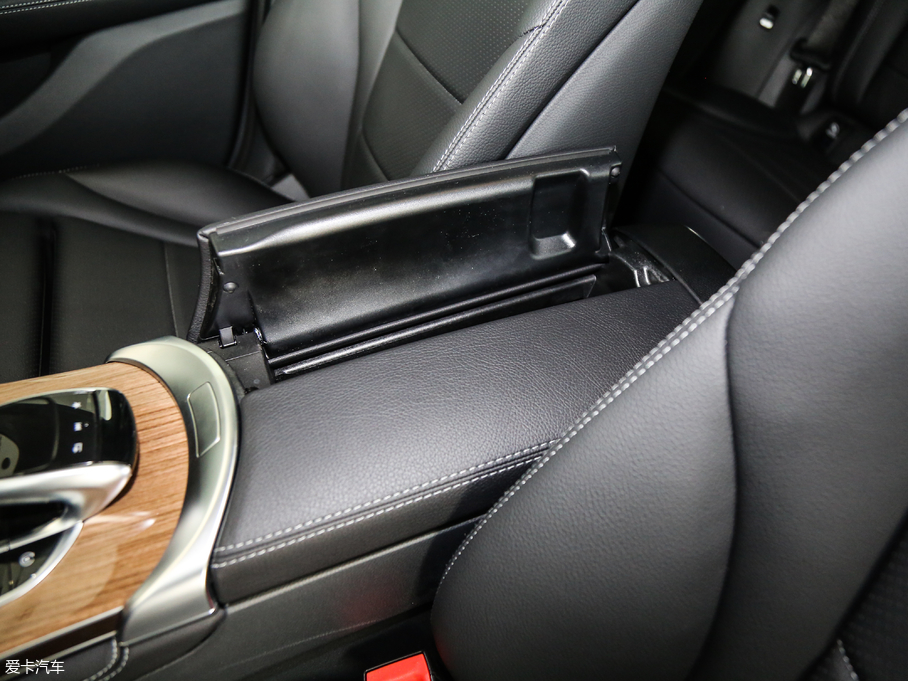 2017YGLCCoupe(M) GLC 260 4MATIC ISUV