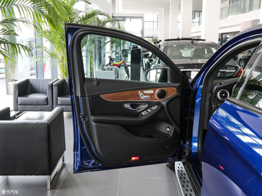 2017YGLCCoupe(M) GLC 260 4MATIC ISUV