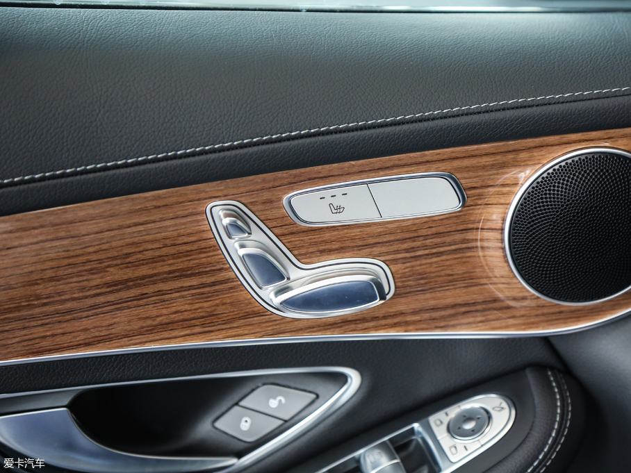 2017YGLCCoupe(M) GLC 260 4MATIC ISUV